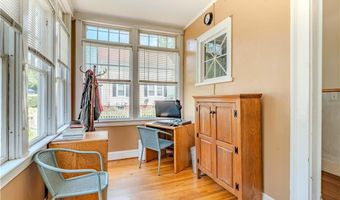 48 Central St, Warwick, RI 02886