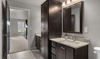 5702 N YOSEMITE Ln, Appleton, WI 54913