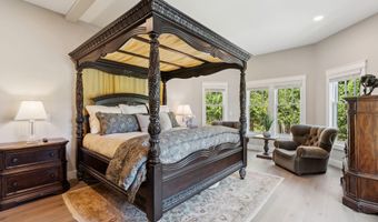 239 Hunter Way, Falmouth, ME 04105