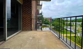 6011 EMERSON St 307, Bladensburg, MD 20710