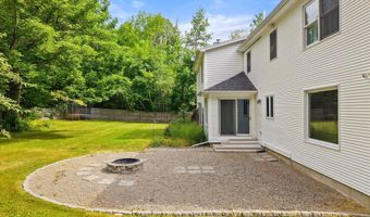 54 Trillium Trl, Bangor, ME 04401