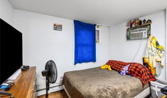 75 Oak St, Amityville, NY 11701