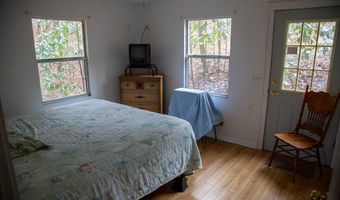 1380 Landing Rd, Baxley, GA 31513