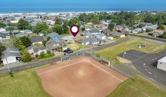 270 N DOLPHIN St, Rockaway Beach, OR 97136