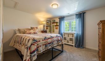300 Fisher Rd, Athens, OH 45701