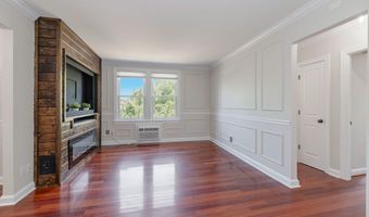 922 S WASHINGTON St 311, Alexandria, VA 22314