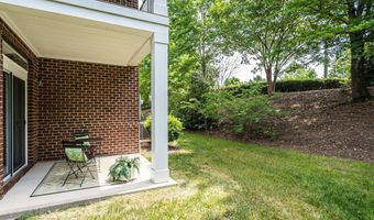 1065 Remington Oaks Cir, Cary, NC 27519