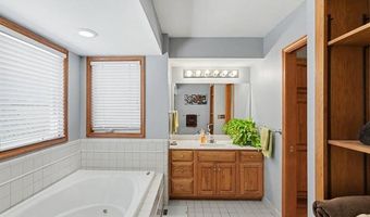 10368 Saint John Dr, Algonac, MI 48001