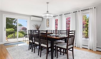 5 Maloney Ln, Middletown, RI 02842