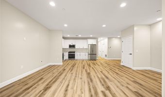 5 Jacqueline Way, North Babylon, NY 11703