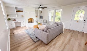 176 N Main, Amherst, VA 24521