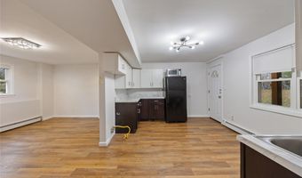 8 Apple Blossom Ct, Airmont, NY 10952