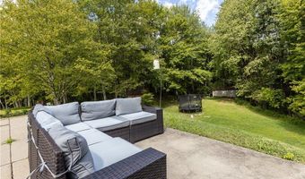 331 Rolling Hills Rd, Economy, PA 15042