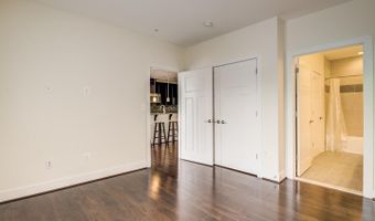 1107 S WALTER REED Dr 302, Arlington, VA 22204