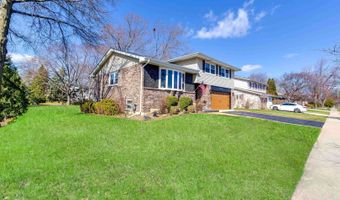 2042 S Goebbert Rd, Arlington Heights, IL 60005