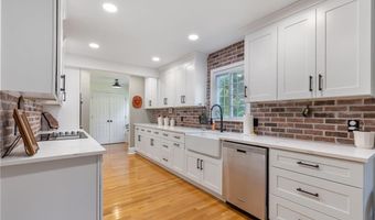 3774 Hunters Chase Ct, Peachtree Corners, GA 30096