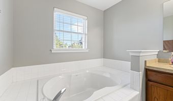 5 Overlook Ct, Bayville, NJ 08721
