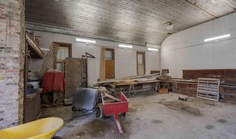 13 W Dade 22, Arcola, MO 65603