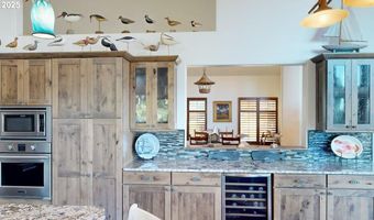 15606 NAPA Ln, Brookings, OR 97415
