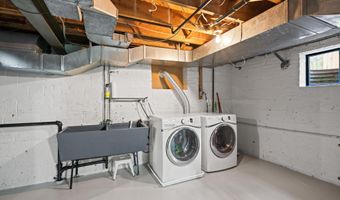 5621 HUNTINGTON Pkwy, Bethesda, MD 20814