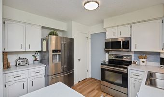 1506 S 14th St, Adel, IA 50003