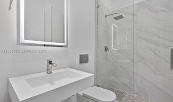 3750 Yacht Club Dr TH5, Aventura, FL 33180