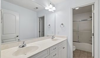 100 Cross Pointe Ln, Aberdeen, NC 28315