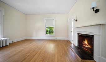 33 Kay St, Newport, RI 02840