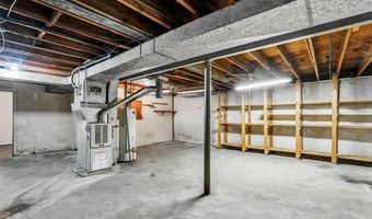 425 Bush Dr, Ballwin, MO 63021