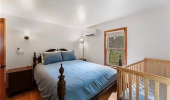 104 Knotty Oak Rd, Coventry, RI 02816