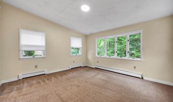 24 Iron Gate Ln, Cromwell, CT 06416