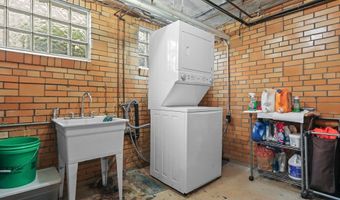 705 Overlook Dr, Alliance, OH 44601