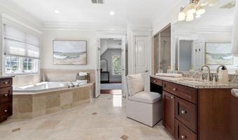 7527 WESTFIELD Dr, Bethesda, MD 20817