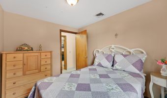 93 Burnham St, Berlin, CT 06037