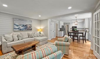 4301 Meadowridge Dr, Charlotte, NC 28226