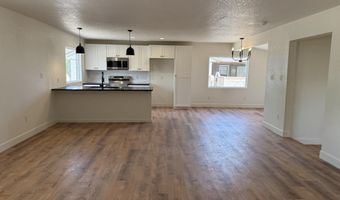 911 S 4th St, Artesia, NM 88210