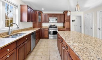 183 Skyline Rd, Bangor, ME 04401