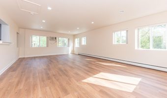 1520 Traver Rd, Ann Arbor, MI 48105