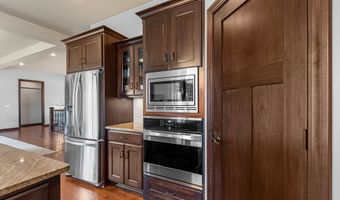 6600 N KUREY Dr, Appleton, WI 54913