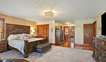 575 Hidden Creek Dr, Antioch, IL 60002