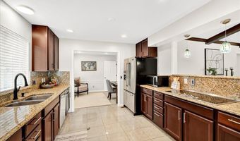 701 Kehrs Mill Rd, Ballwin, MO 63011
