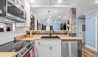 102 Battery Ln 102, Beaufort, SC 29902