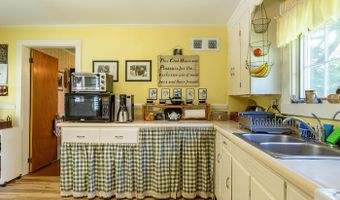 129 Miller St, Belfast, ME 04915