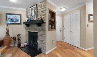 1142 LAKE HERON Dr 2B, Annapolis, MD 21403