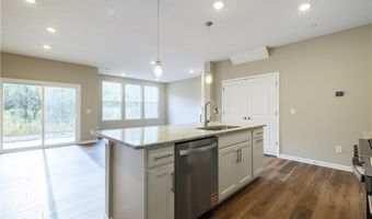 950-5 Memory Ln, Aurora, OH 44202