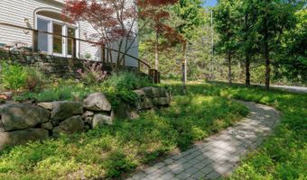 7 Greenway Ct, Bar Harbor, ME 04609