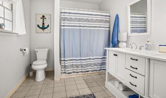 729 Canterbury Dr, Biloxi, MS 39532