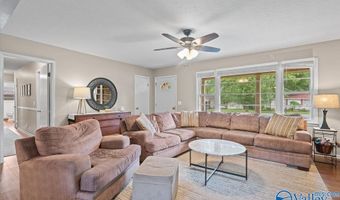 807 7th St NE, Arab, AL 35016