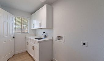 656 E MESQUITE Ave, Apache Junction, AZ 85119