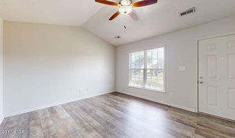 3786 Dover Dr, Ayden, NC 28513